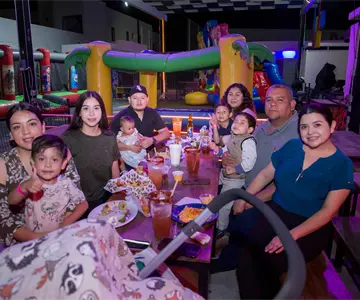 Después de un día largo, gozan de su compañía en Gastropark