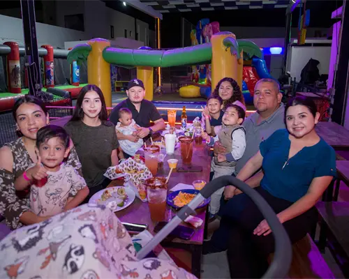 Después de un día largo, gozan de su compañía en Gastropark