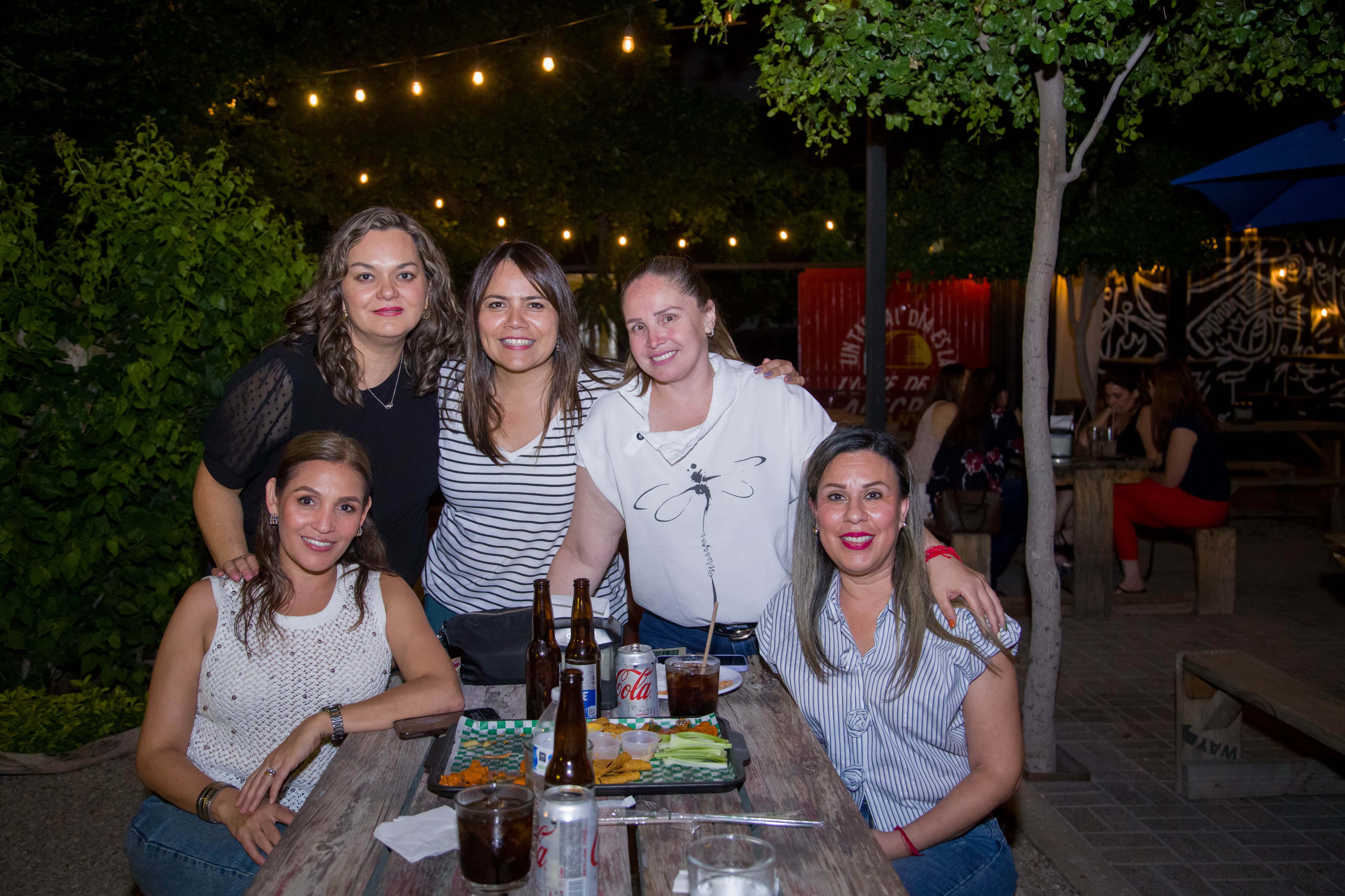 Una Noche de amigos y diversión en Mercado H69