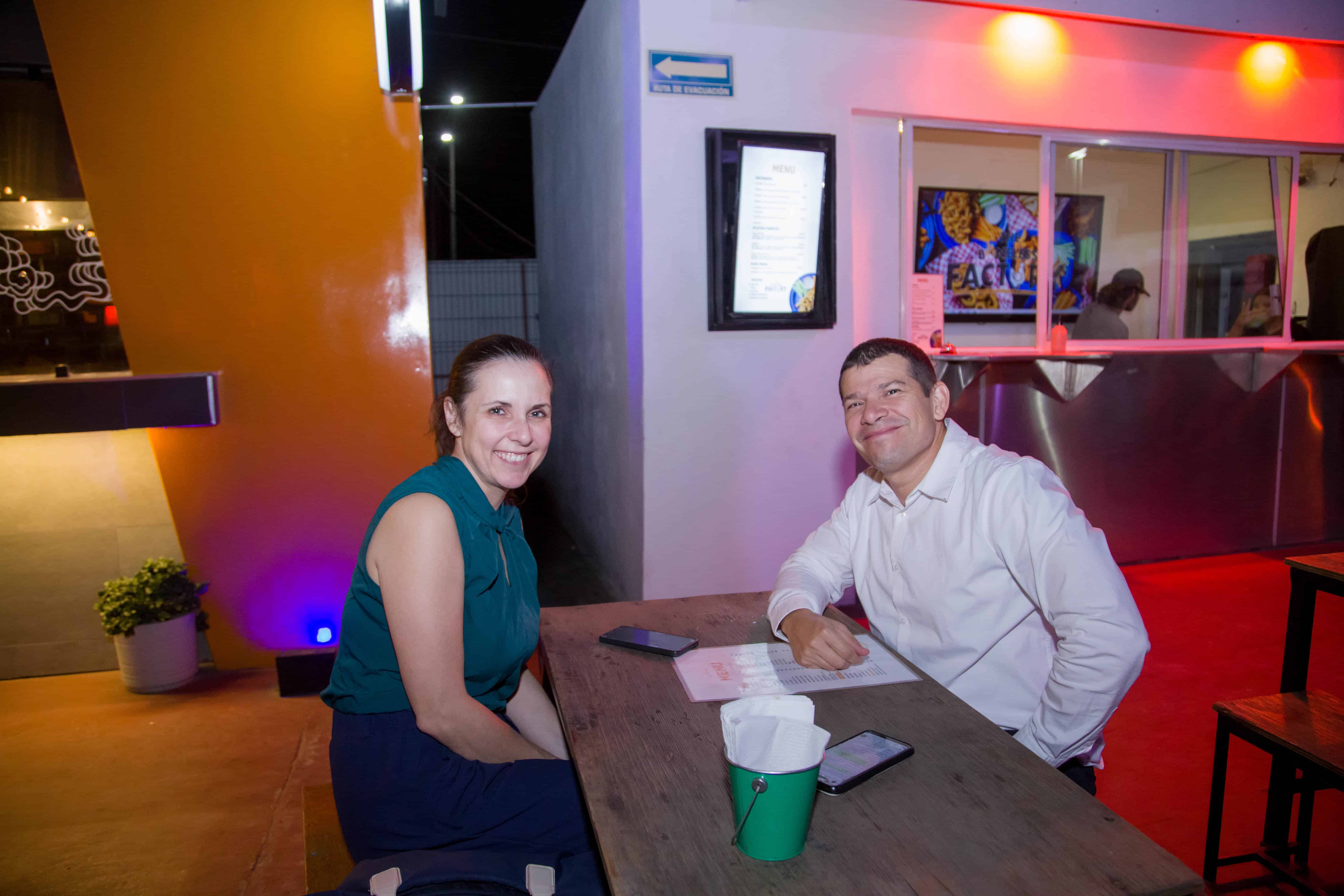 Después de un día largo, gozan de su compañía en Gastropark