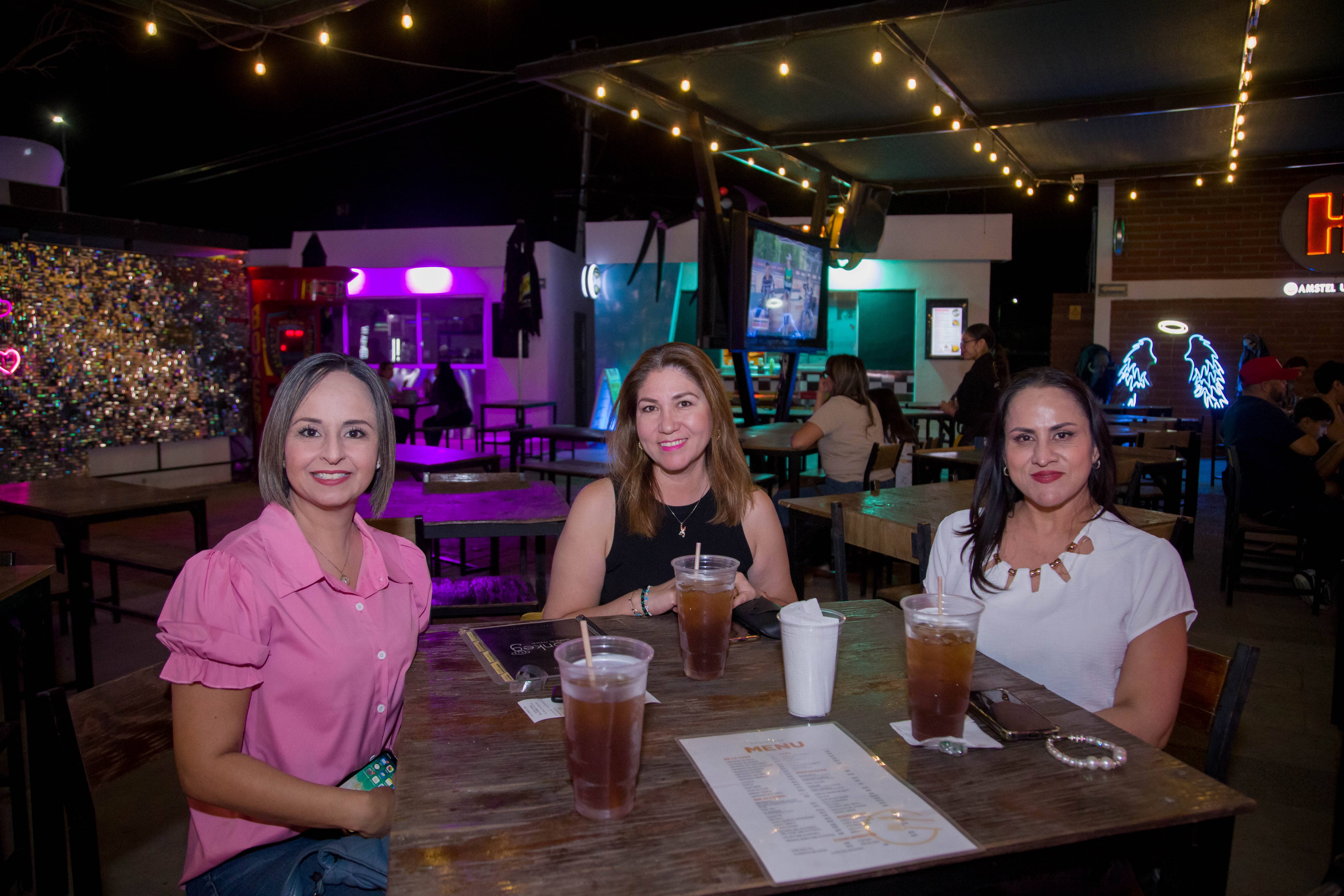 Después de un día largo, gozan de su compañía en Gastropark