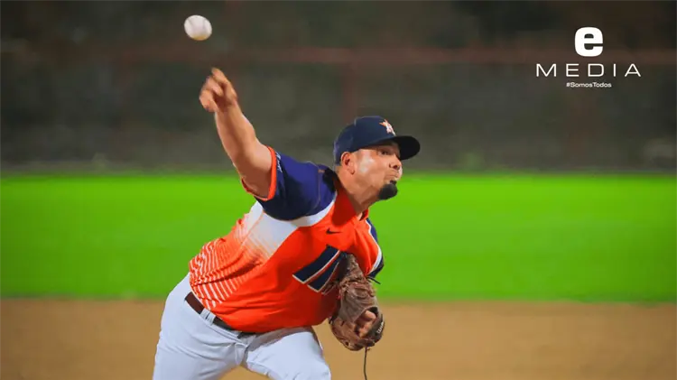 Martínez domina y manda a IP17 a la Final de la Liga del Sol. (Foto: Cristian Ruiz/EXPRESO)