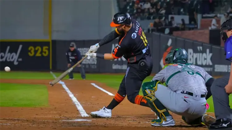 Naranjeros se enfrentan a Cañeros en el Fernando Valenzuela. (Foto: Cristian Ruiz / EXPRESO)