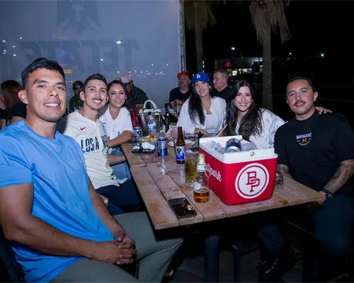 Una noche cervecera con amigos en Ballpark