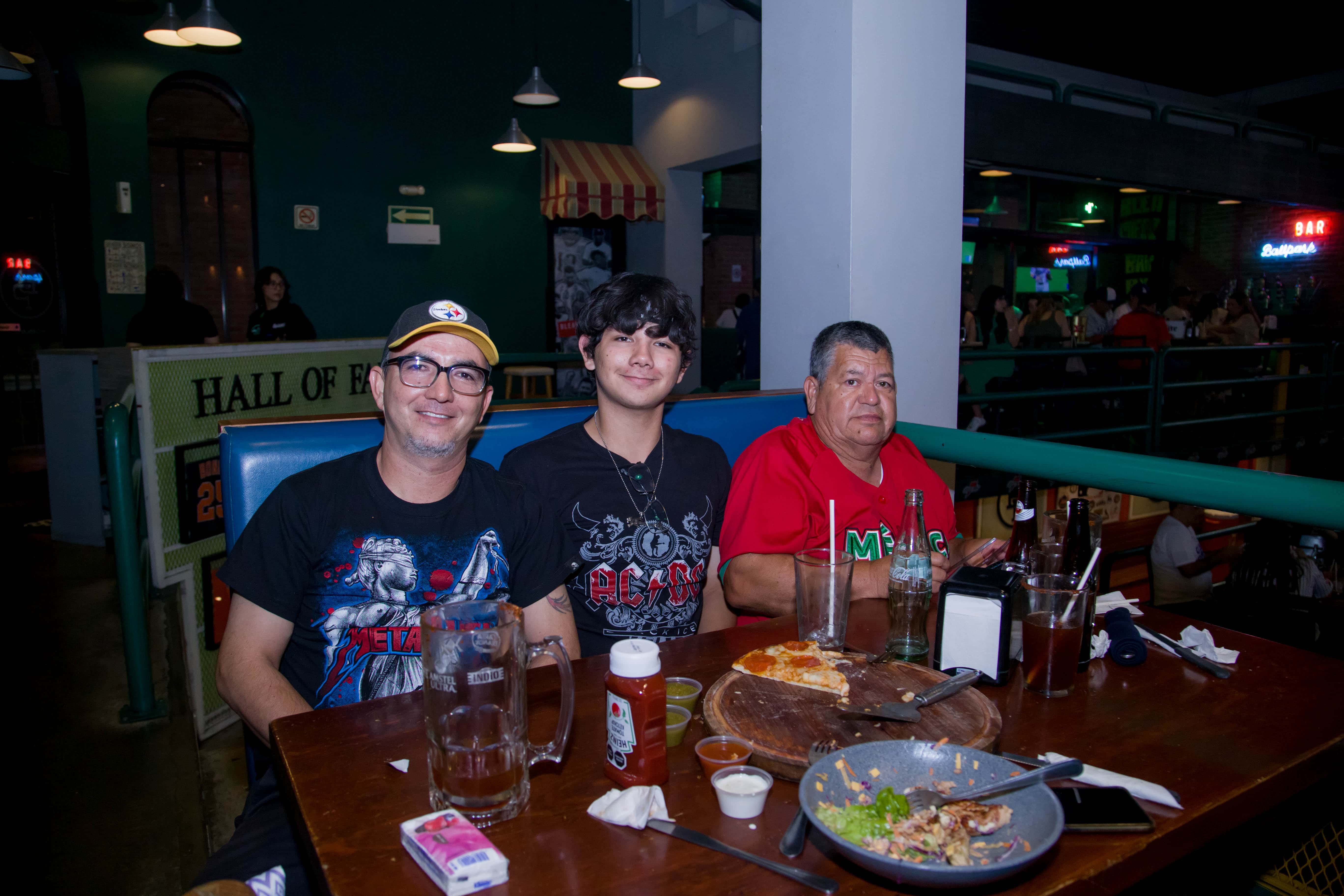 Una noche cervecera con amigos en Ballpark