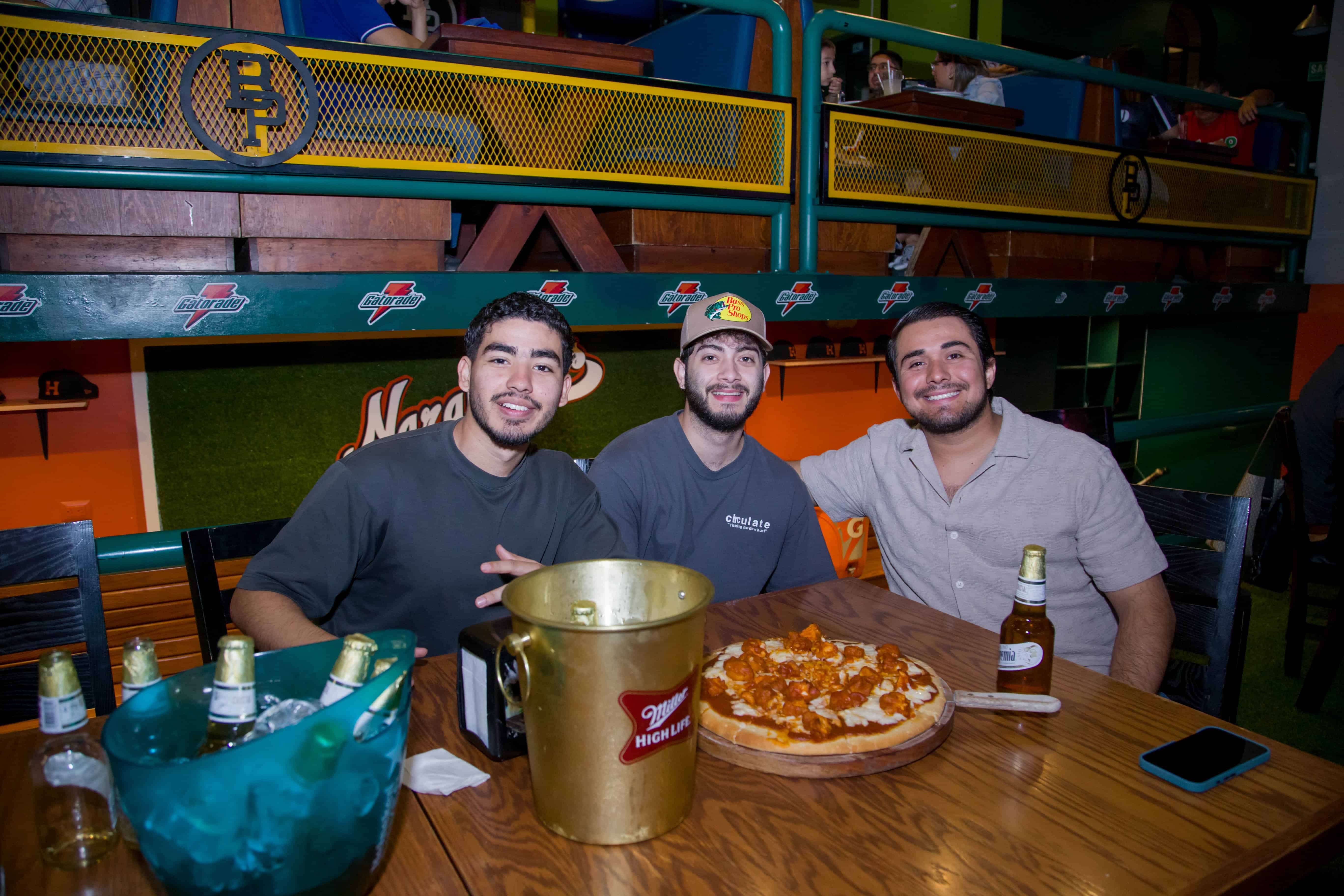 Una noche cervecera con amigos en Ballpark