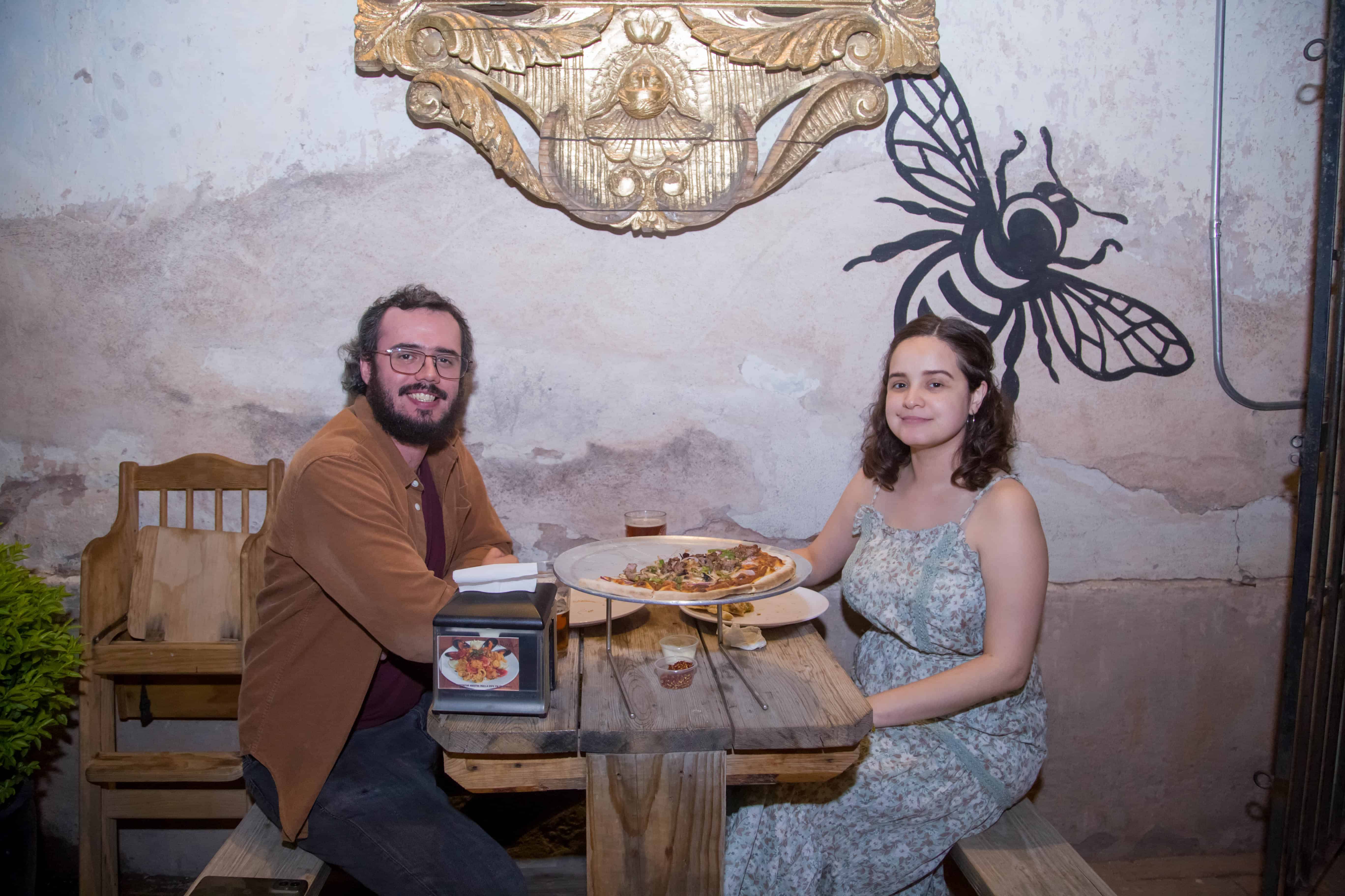 Comparten risas y conversaciones en Mercado H69