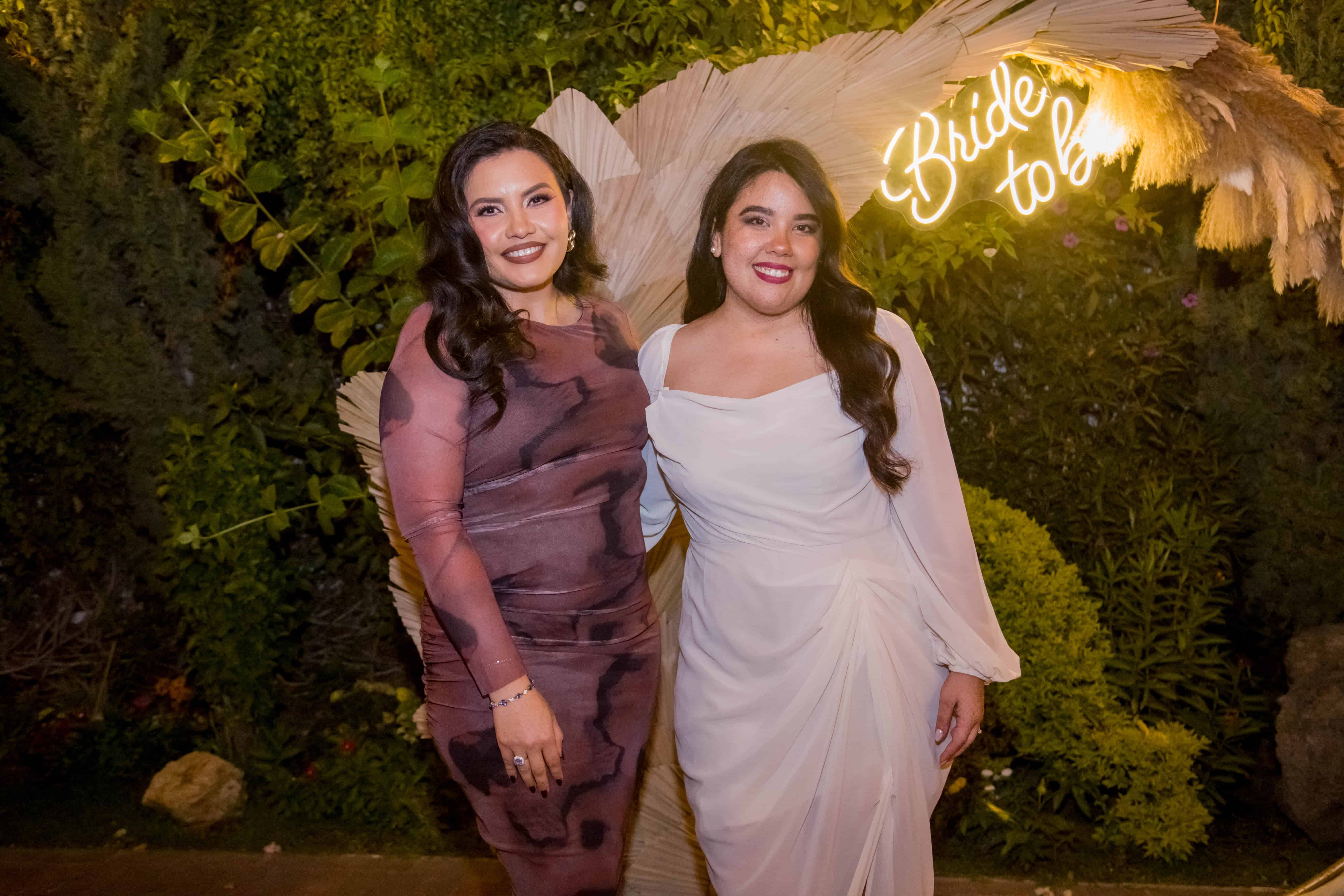 Celebran con entusiasmo a la futura esposa