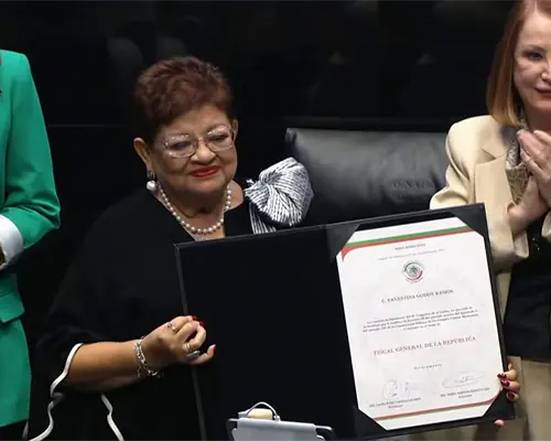 Ernestina Godoy es elegida como nueva titular de la FGR