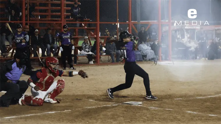 Quinto Nivel se adelanta en la serie final de la Liga del Sol. (Foto: José Díaz/EXPRESO)