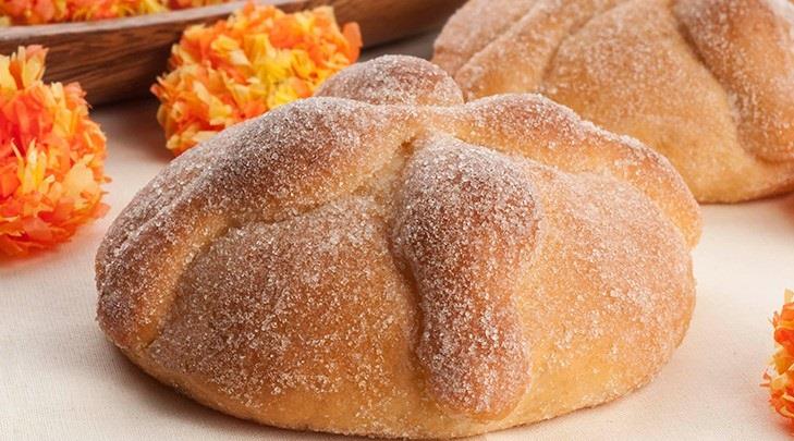 Ni los del más allá se contienen ante el pan de muerto