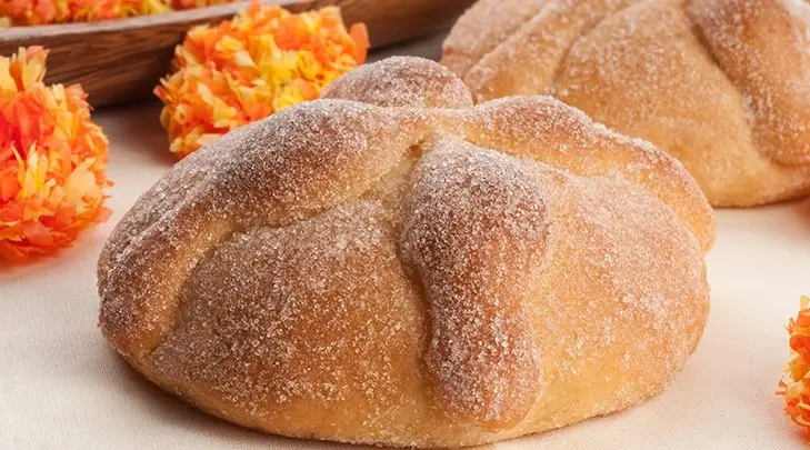 Ni los del más allá se contienen ante el pan de muerto