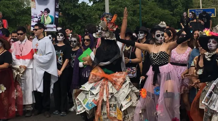 En la Unison aprovechan su lado artístico para conmemorar a los muertos