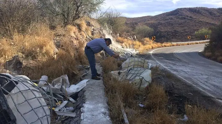 Profepa investiga a empresa por accidente con químicos en carretera de Sonora