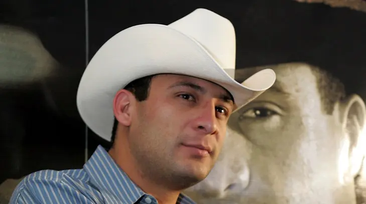 Hijas de Valentín Elizalde le cantan en disco tributo