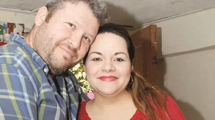 Embarazada de cuates, dio a luz a un bebé, pero otro sigue en su vientre