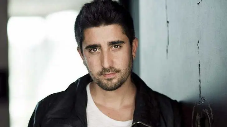Alex Ubago regresa con su nuevo sencillo ‘Míranos’
