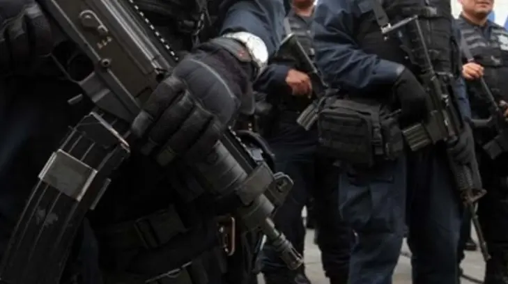 Federales decomisan en Sinaloa tres autos cargados con precursores químicos