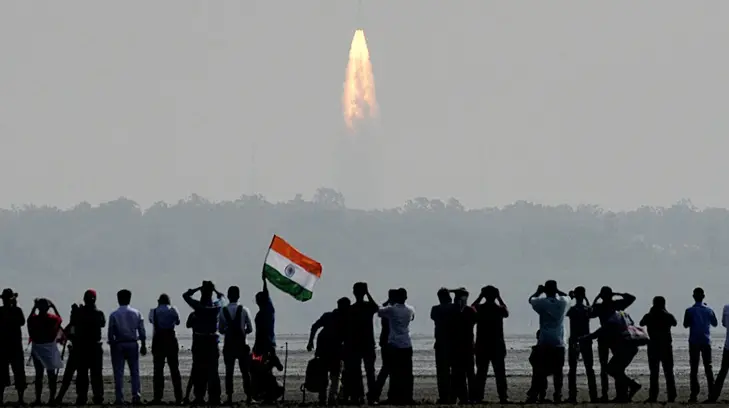 India envía con éxito 104 satélites en un mismo cohete transportador