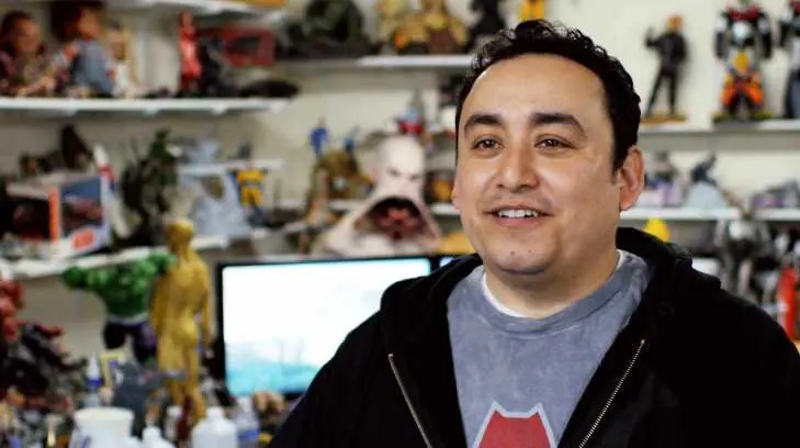 Escultor mexicano de superhéroes es reconocido internacionalmente