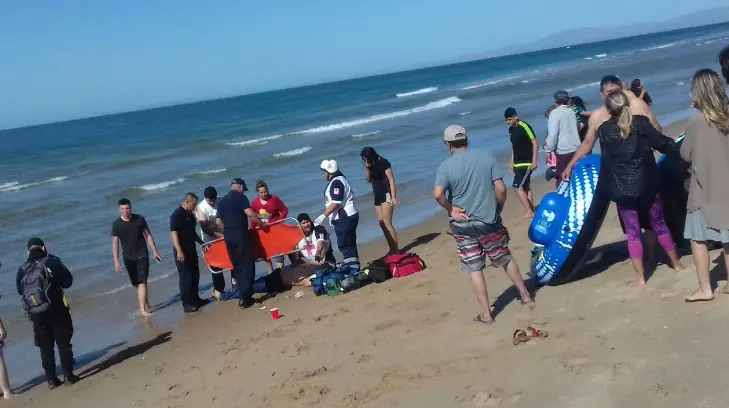 ¡La salvaron! Mujer se ahoga en Kino pero logran reanimarla