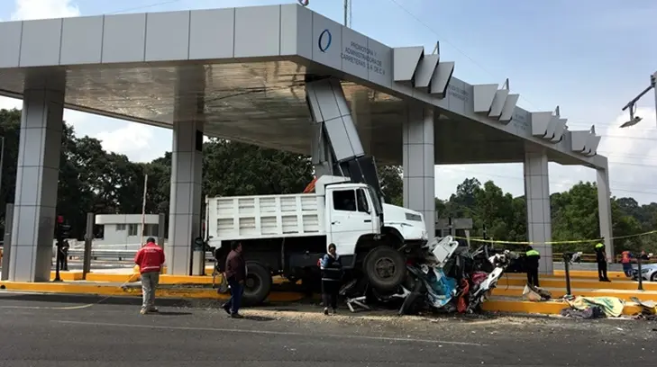 Choque en caseta de la carretera La Marquesa-Lerma deja 5 muertos