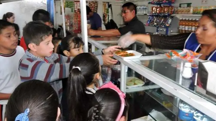 Lanza SEC convocatoria para operar tienditas escolares