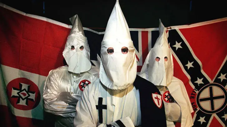 Alertan sobre resurgimiento de grupos del Ku Klux Klan con llegada de Trump