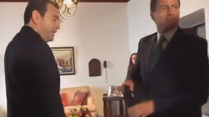 Video de Peña Nieto causa polémica por supuesta arma