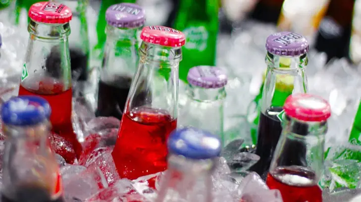 Proponen elevar 20% el impuesto a bebidas azucaradas en México