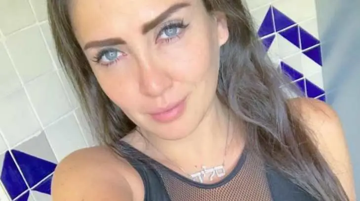 Celia Lora posa en ‘topless’ una vez más