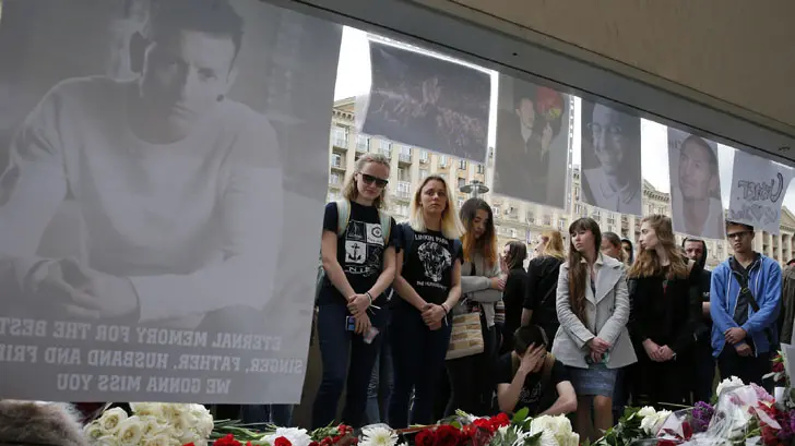 Despiden a Chester Bennington en funeral privado