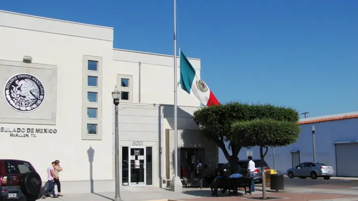 Consulado de México en McAllen atiende a rescatados de tráiler