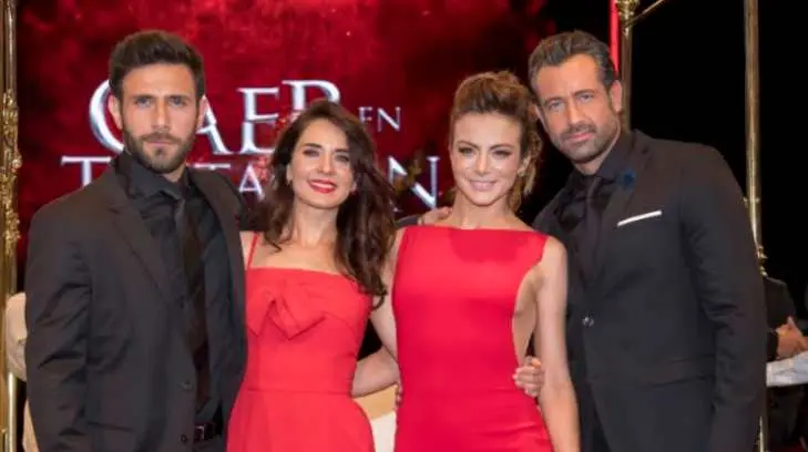 Caerán en tentación con Silvia Navarro y Gabriel Soto