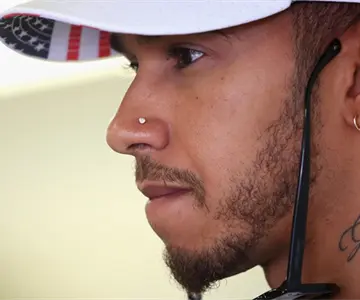 Hamilton, sin podios con Ferrari en 2025; presión y "caos organizado"