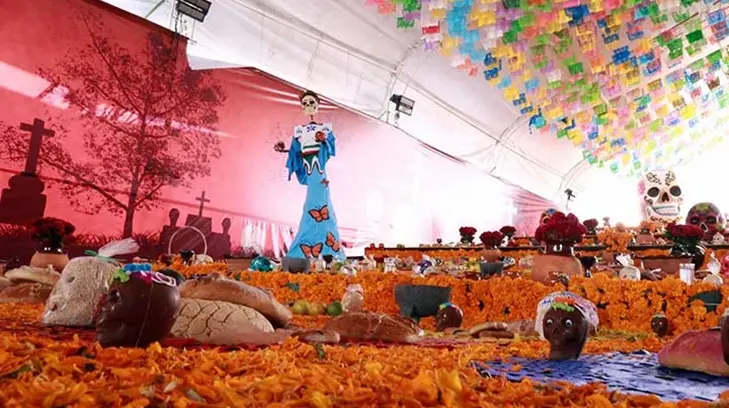 Mega ofrenda de siete niveles en Hidalgo se lleva el récord Guinness