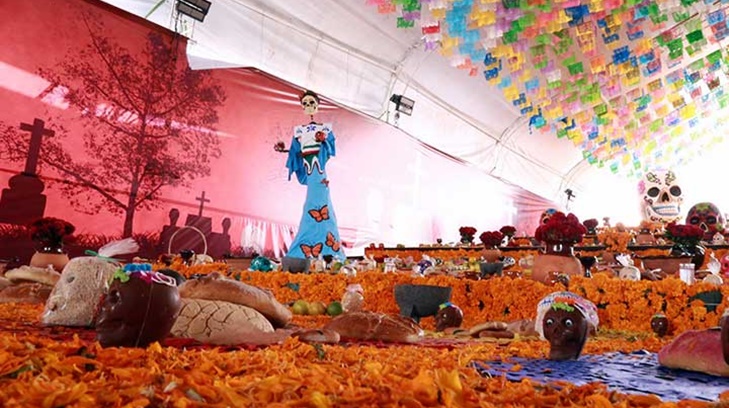 Mega ofrenda de siete niveles en Hidalgo se lleva el récord Guinness
