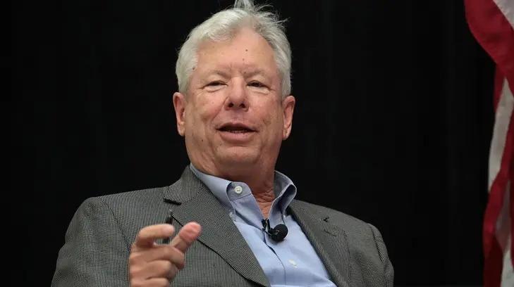 Otorgan a Richard Thaler el Nobel de Economía por estudio de la economía conductual