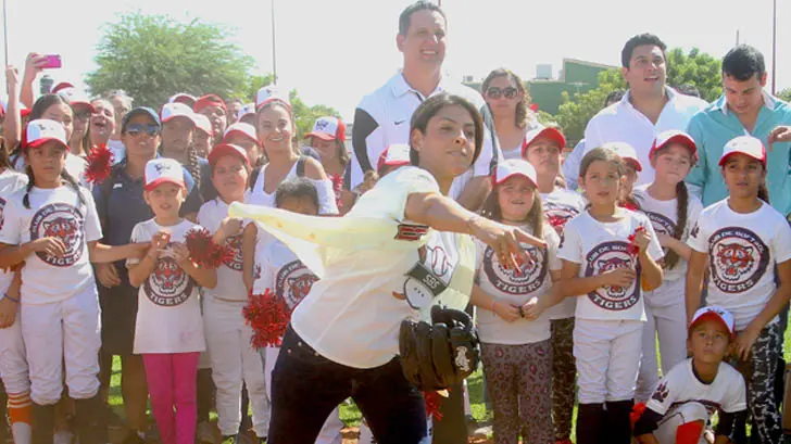 Sylvana entrega Unidad Deportiva Solidaridad