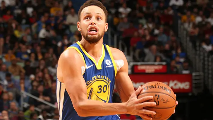 Stephen Curry sufre lesión en juego ante Pelicans