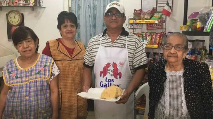 Panaderos por siempre, panadería Lucero cumple 57 años horneando
