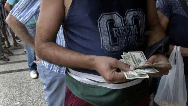 Salario mínimo en California aumentará el 1 de enero 11 dólares la hora