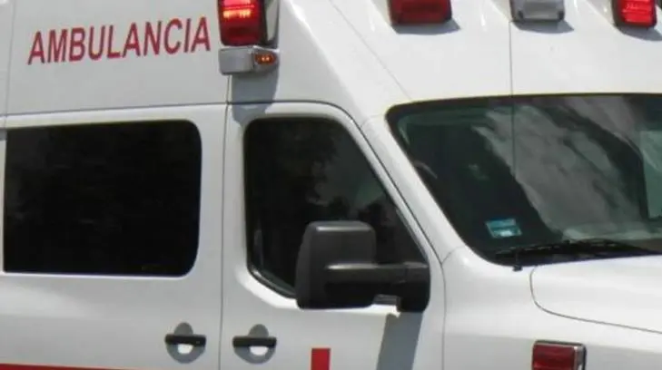 Vuelca vehículo en la carretera Guaymas-Empalme; sus ocupantes abandonan la unidad