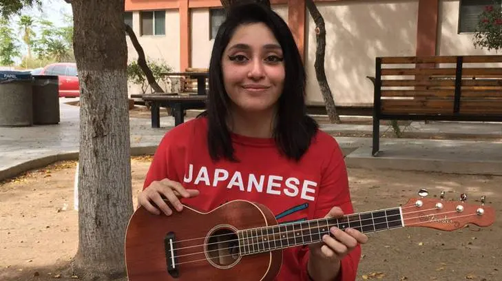 Dania Coronado, una joven artista inspirada en el amor y las emociones