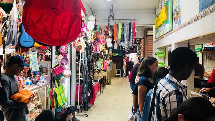 Obras en Mercado Municipal de Guaymas  presentan un 80% de avance