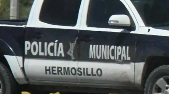 Hombre armado es detenido por presunto robo de tienda en la Constitución