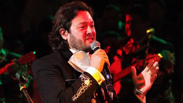 VIDEO | Arturo Chacón canta al pie ¡del redondel!