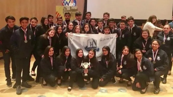 Estudiantes mexicanos logran el primer lugar en concurso de inglés en Inglaterra