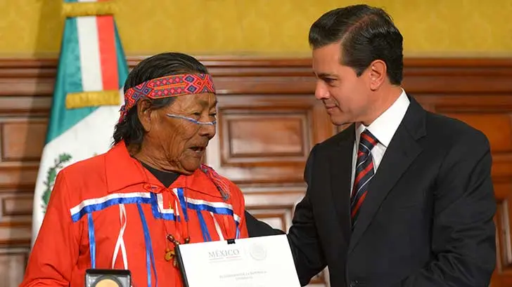 Chamán seri recibe Premio Nacional en Artes y Literatura