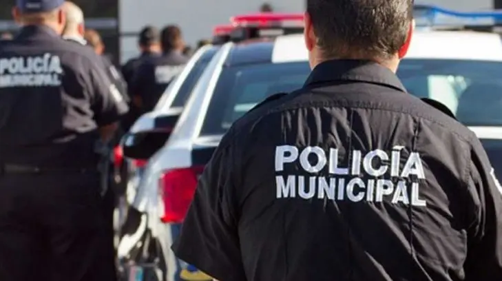 Violentaba a su esposa a plena luz del día, cuando lo detuvo la policía